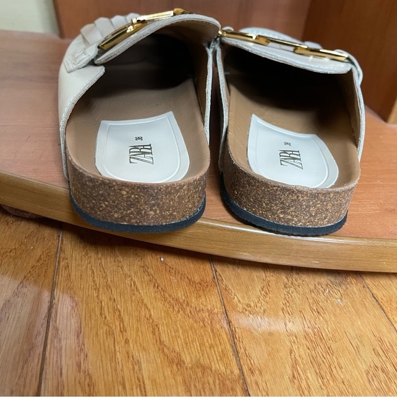 Zara Womens Beige Cream leather mules sandals with tassels & gold chain Sz 38 - Picture 7 of 15